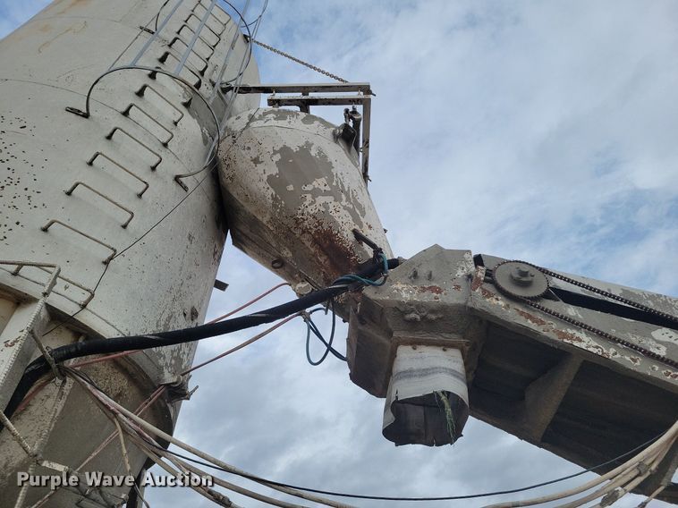 image for item DR5506 Caprock Mixer & Equipment  concrete batch plant