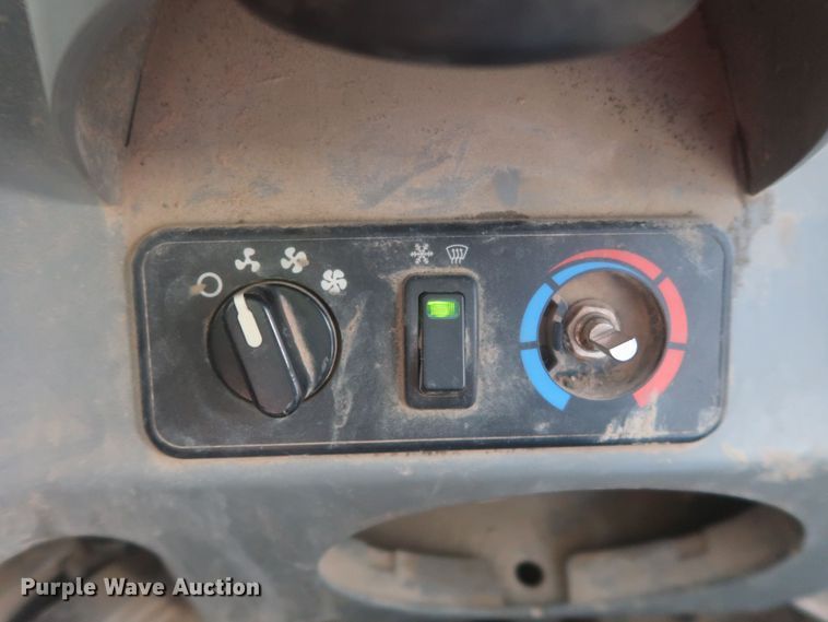 image for item DR6755 2018 Bobcat T870  tracked skid steer loader