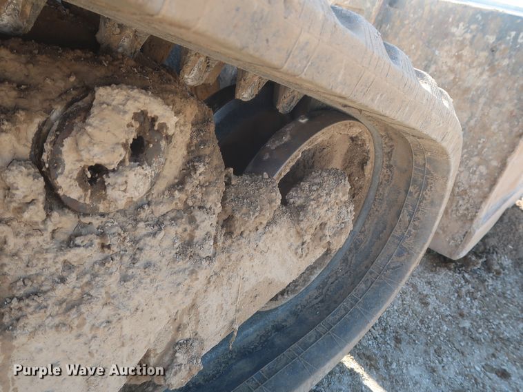 image for item DR6755 2018 Bobcat T870  tracked skid steer loader