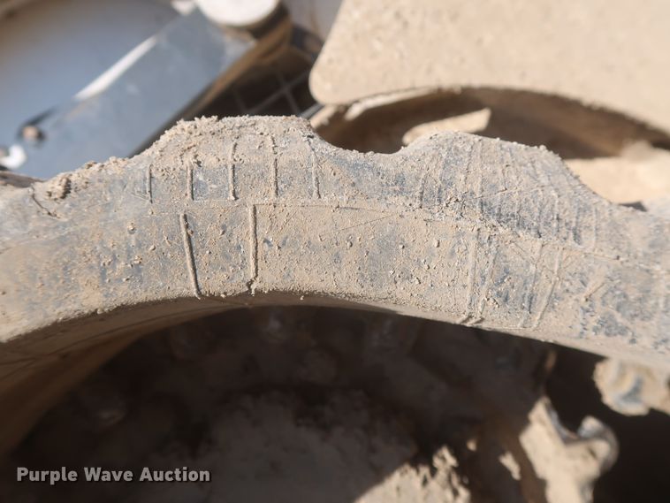 image for item DR6755 2018 Bobcat T870  tracked skid steer loader