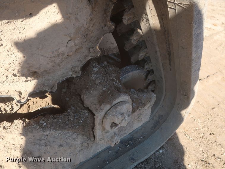 image for item DR6755 2018 Bobcat T870  tracked skid steer loader