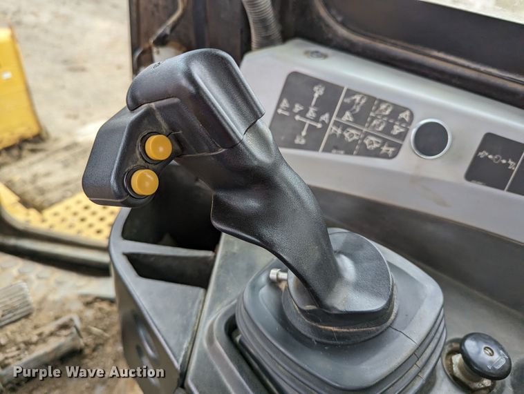 image for item DR6758 2018 Caterpillar D6T XL VP  dozer