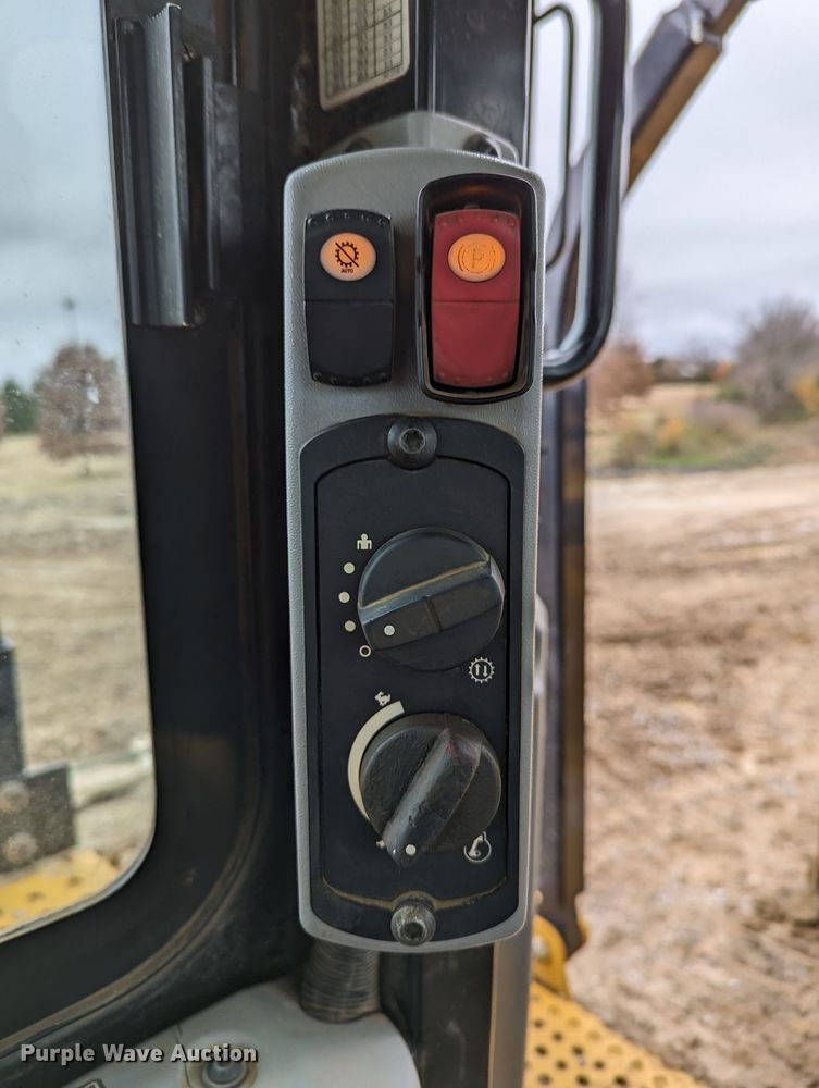 image for item DR6758 2018 Caterpillar D6T XL VP  dozer