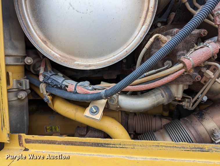 image for item DR6758 2018 Caterpillar D6T XL VP  dozer