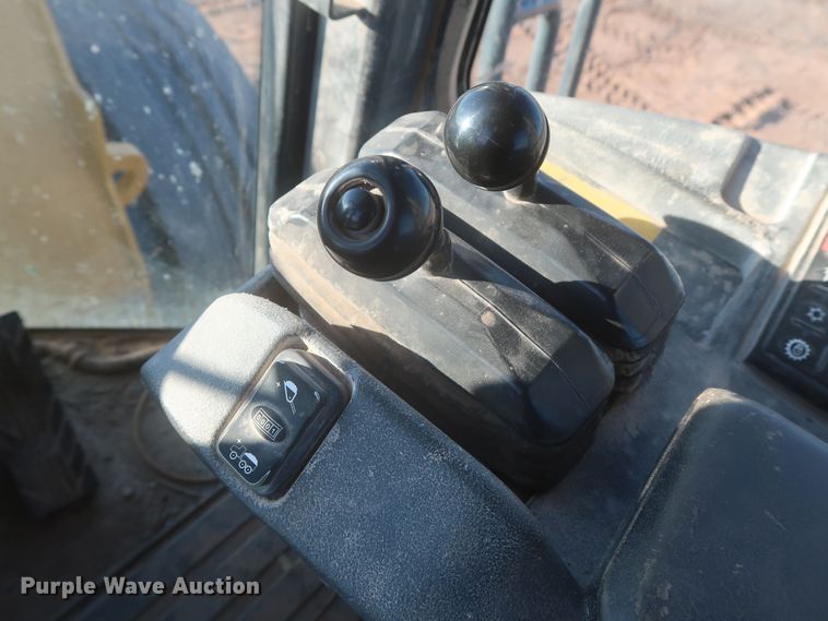 image for item DR6761 2014 John Deere 844K  wheel loader