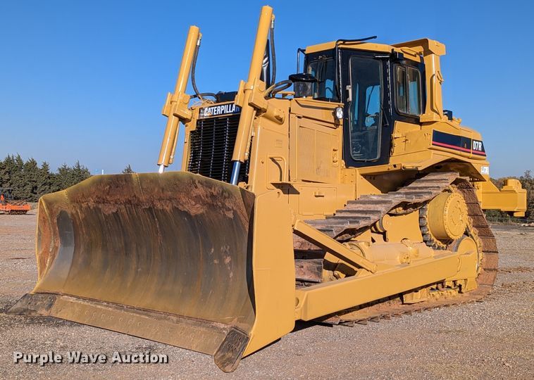 image for item DR6762 1998 Caterpillar D7R  dozer