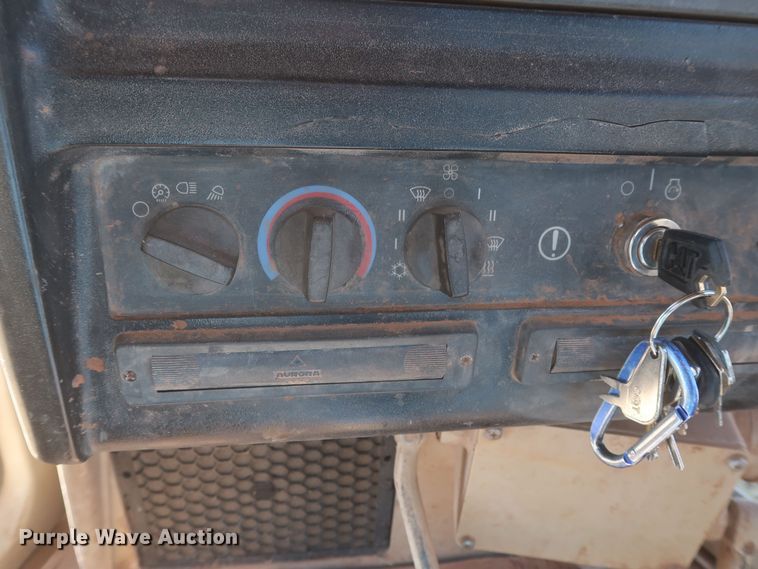 image for item DR6762 1998 Caterpillar D7R  dozer