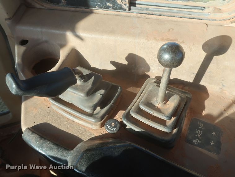 image for item DR6762 1998 Caterpillar D7R  dozer