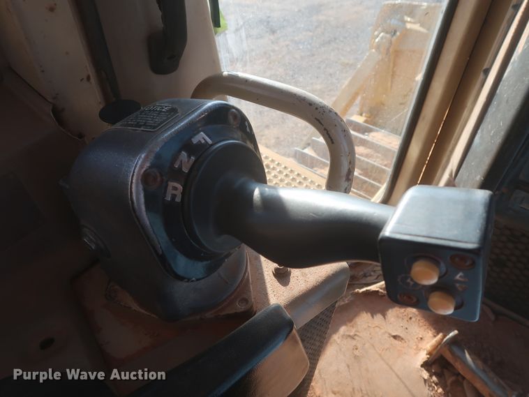 image for item DR6762 1998 Caterpillar D7R  dozer