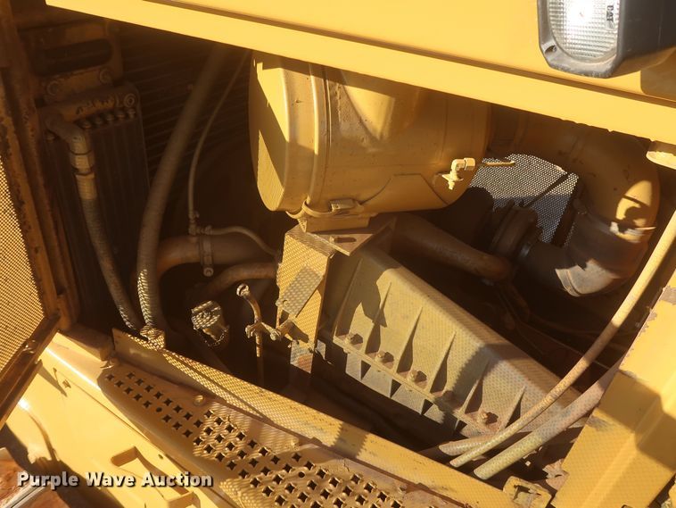 image for item DR6762 1998 Caterpillar D7R  dozer