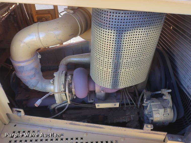 image for item DR6762 1998 Caterpillar D7R  dozer