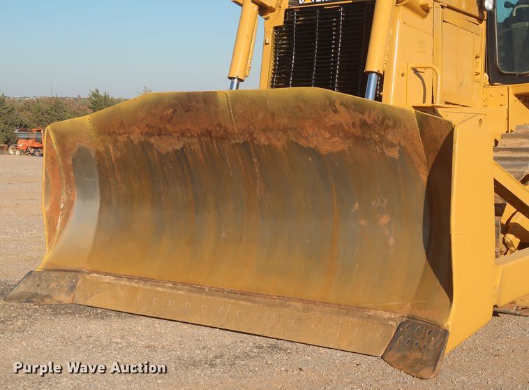 image for item DR6762 1998 Caterpillar D7R  dozer