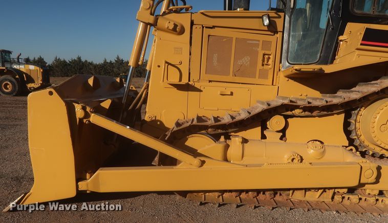 image for item DR6762 1998 Caterpillar D7R  dozer