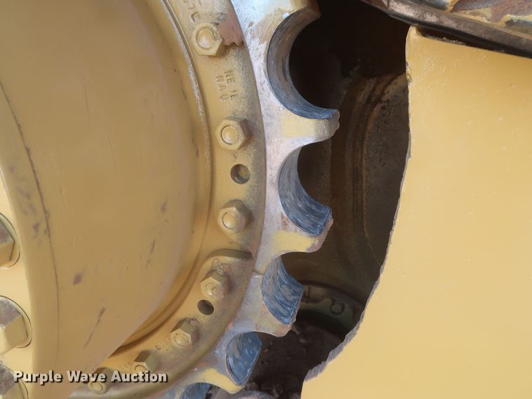 image for item DR6762 1998 Caterpillar D7R  dozer