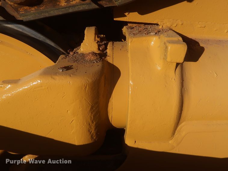 image for item DR6762 1998 Caterpillar D7R  dozer