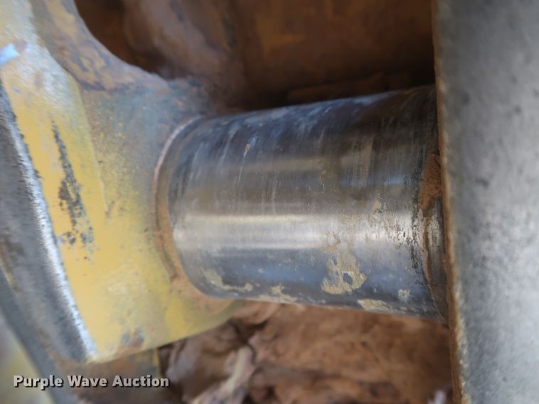 image for item DR6762 1998 Caterpillar D7R  dozer