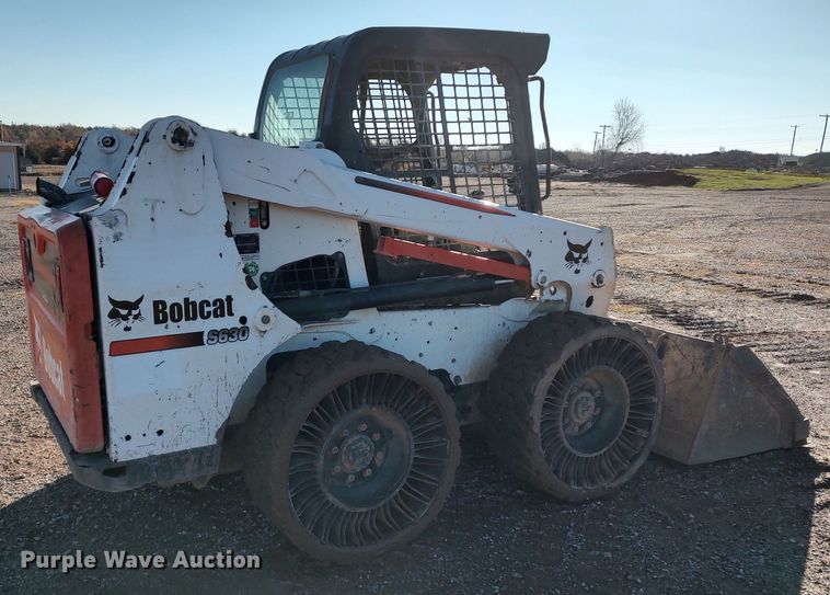 image for item DR6763 2015 Bobcat S630  skid steer loader