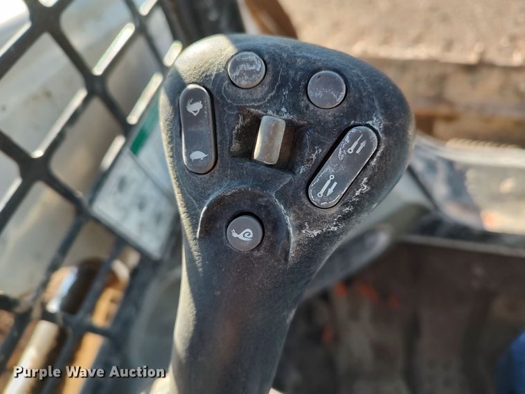 image for item DR6763 2015 Bobcat S630  skid steer loader