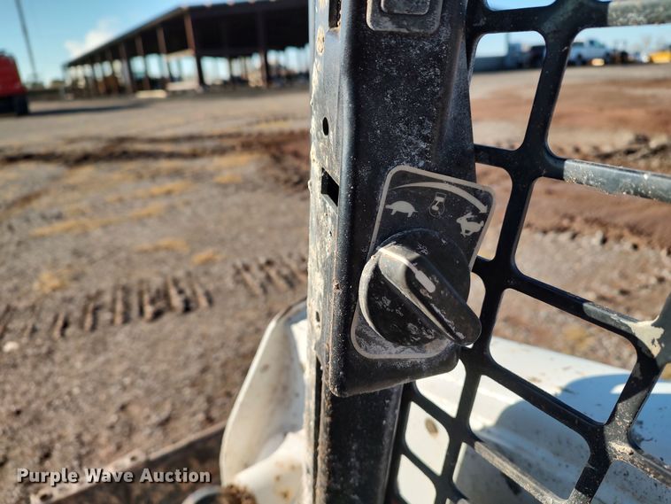 image for item DR6763 2015 Bobcat S630  skid steer loader