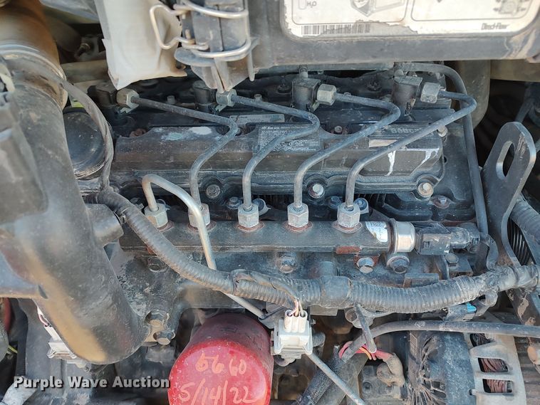 image for item DR6763 2015 Bobcat S630  skid steer loader