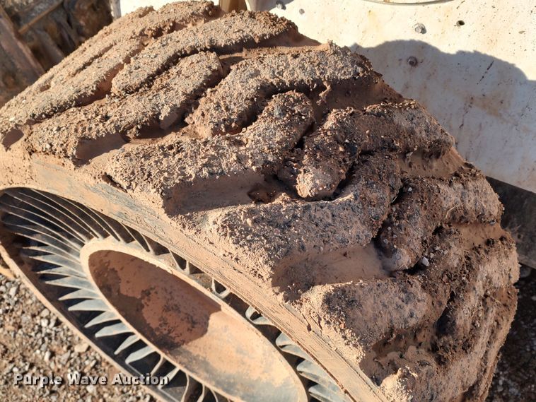 image for item DR6763 2015 Bobcat S630  skid steer loader