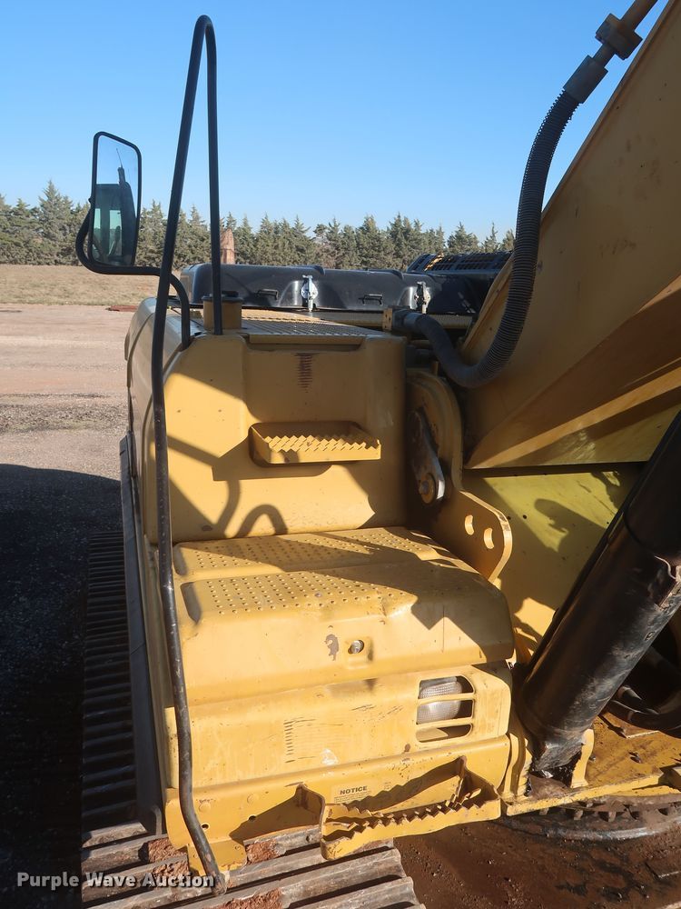 image for item DR6768 2008 Caterpillar 330D L  excavator