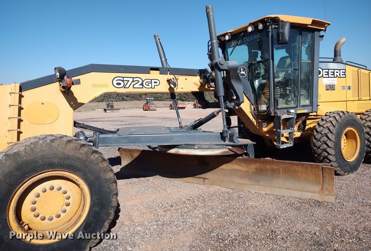 image for item DR6774 2012 John Deere 672G  motor grader