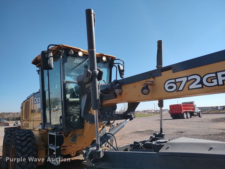 image for item DR6774 2012 John Deere 672G  motor grader