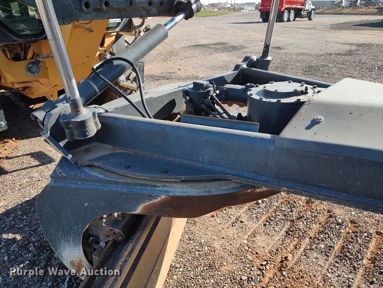 image for item DR6774 2012 John Deere 672G  motor grader