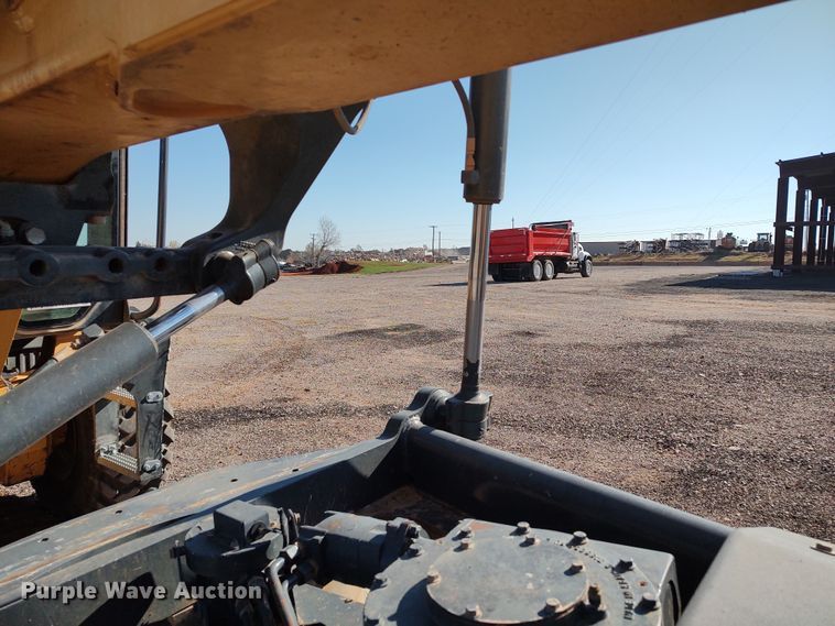 image for item DR6774 2012 John Deere 672G  motor grader