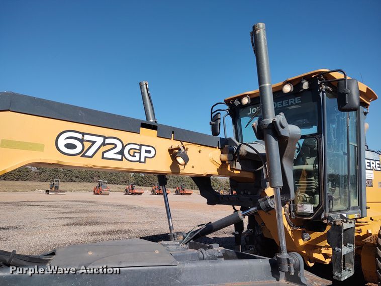 image for item DR6774 2012 John Deere 672G  motor grader
