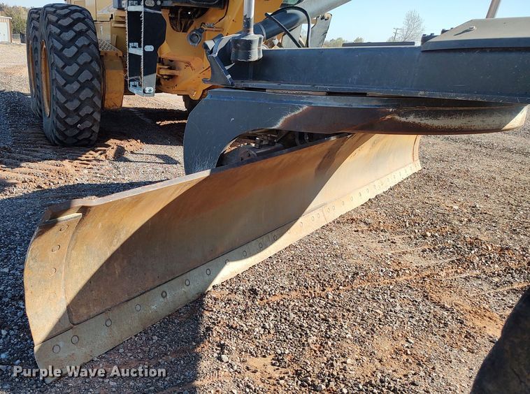 image for item DR6774 2012 John Deere 672G  motor grader