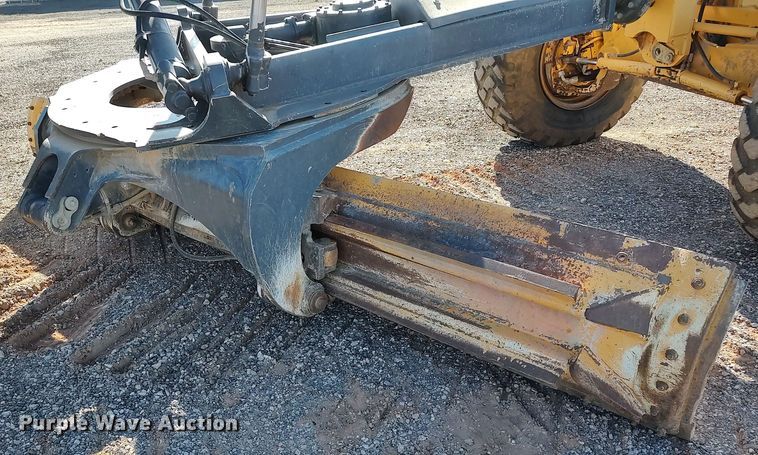 image for item DR6774 2012 John Deere 672G  motor grader