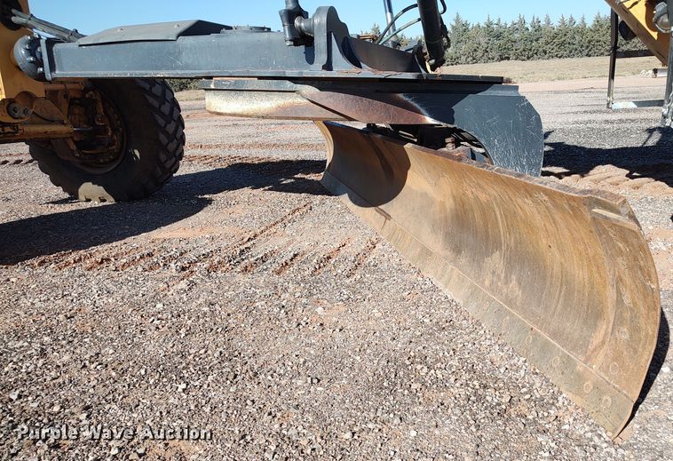 image for item DR6774 2012 John Deere 672G  motor grader