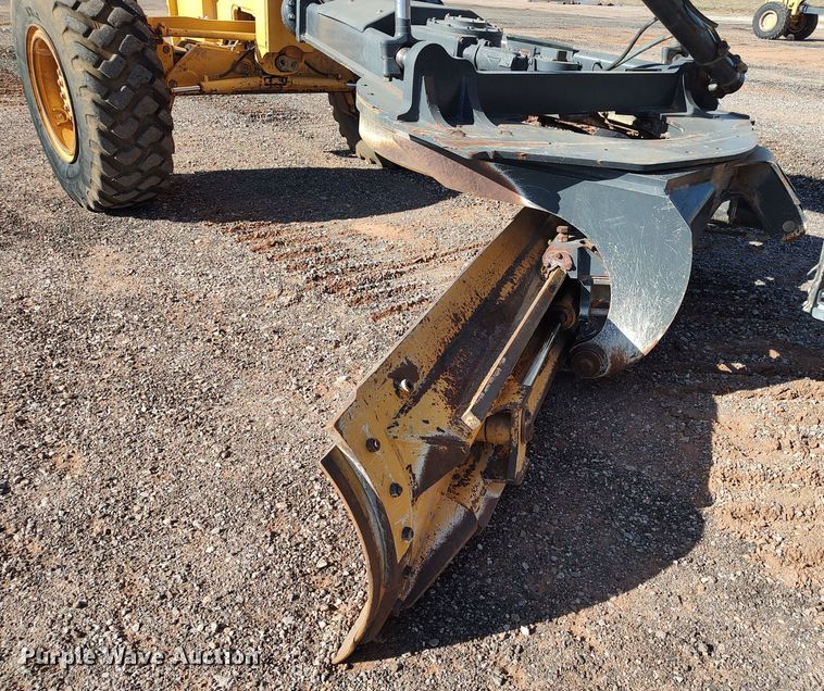 image for item DR6774 2012 John Deere 672G  motor grader