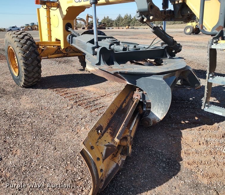 image for item DR6774 2012 John Deere 672G  motor grader