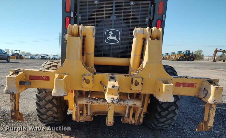 image for item DR6774 2012 John Deere 672G  motor grader