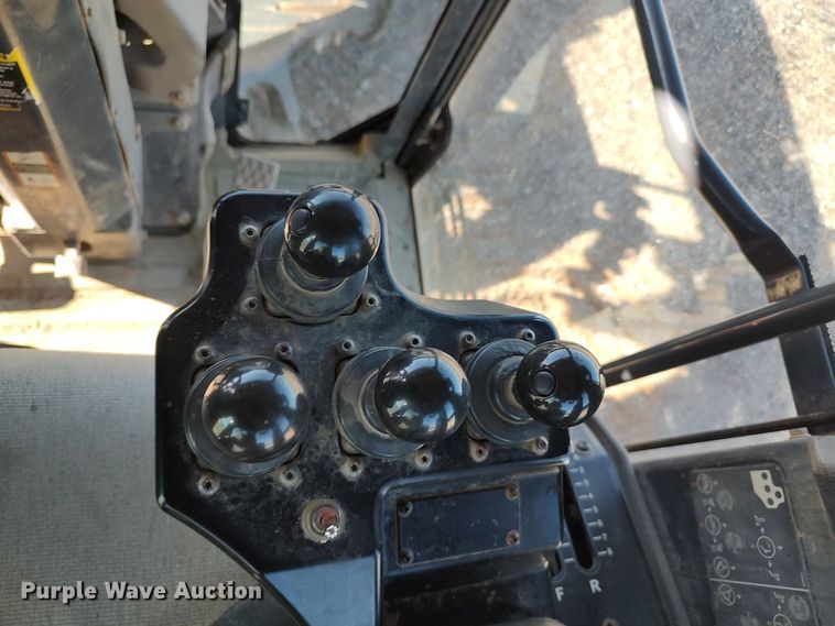 image for item DR6774 2012 John Deere 672G  motor grader