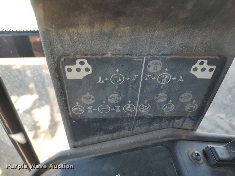 image for item DR6774 2012 John Deere 672G  motor grader