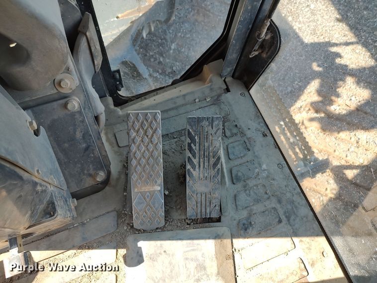 image for item DR6774 2012 John Deere 672G  motor grader