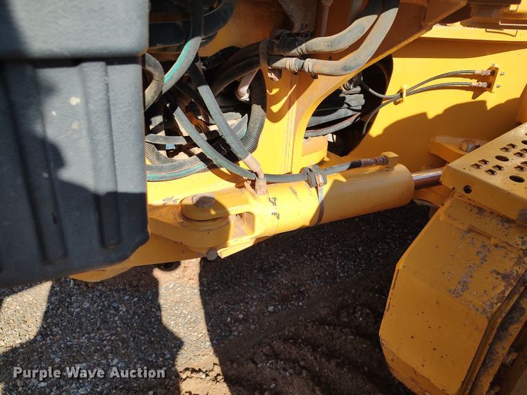 image for item DR6774 2012 John Deere 672G  motor grader