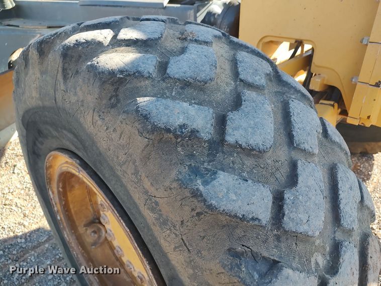 image for item DR6774 2012 John Deere 672G  motor grader