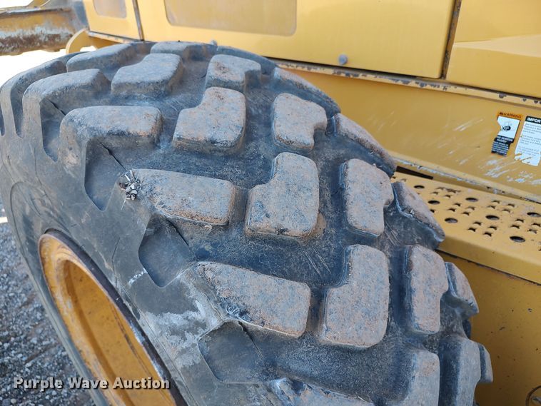 image for item DR6774 2012 John Deere 672G  motor grader