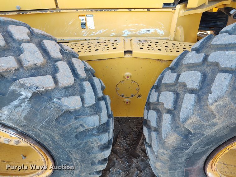 image for item DR6774 2012 John Deere 672G  motor grader