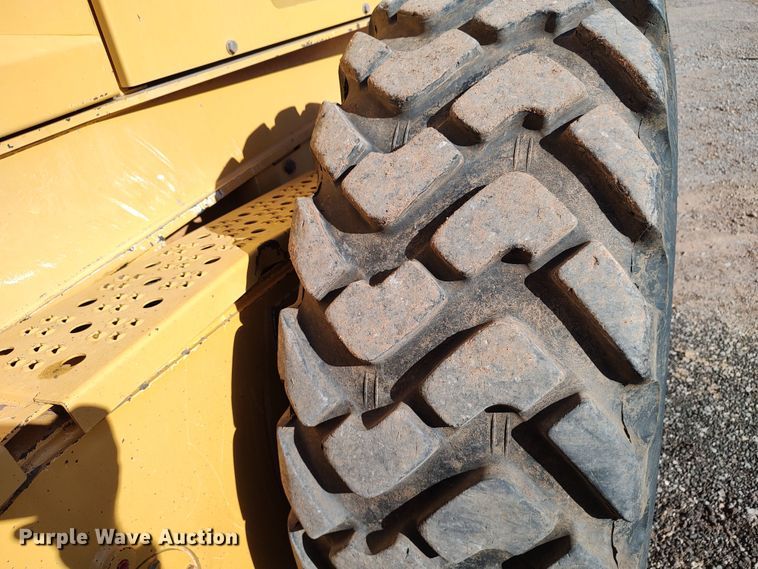 image for item DR6774 2012 John Deere 672G  motor grader