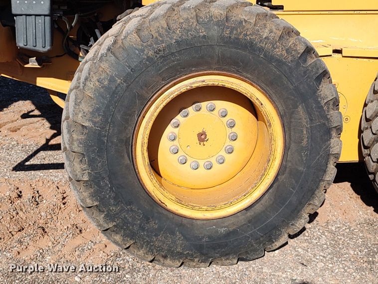 image for item DR6774 2012 John Deere 672G  motor grader