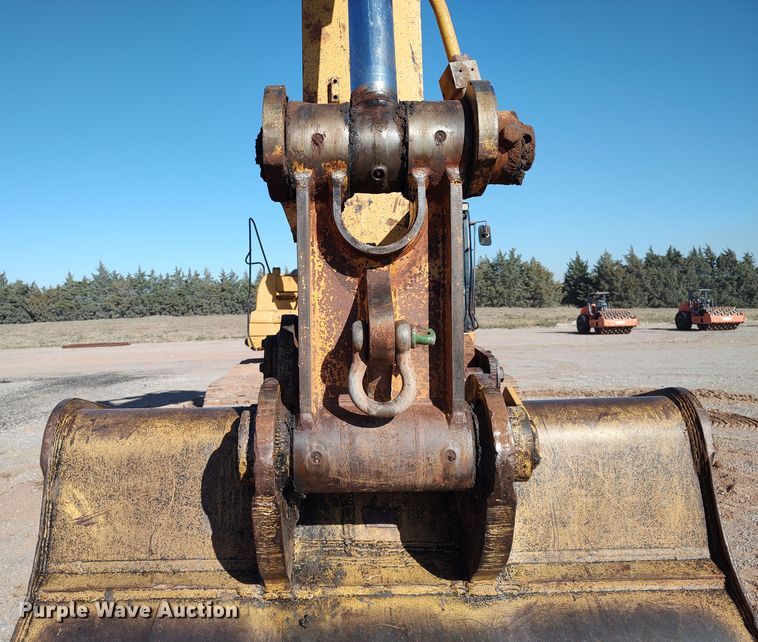 image for item DR6775 2007 Caterpillar 330D L  excavator