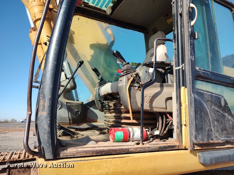 image for item DR6775 2007 Caterpillar 330D L  excavator