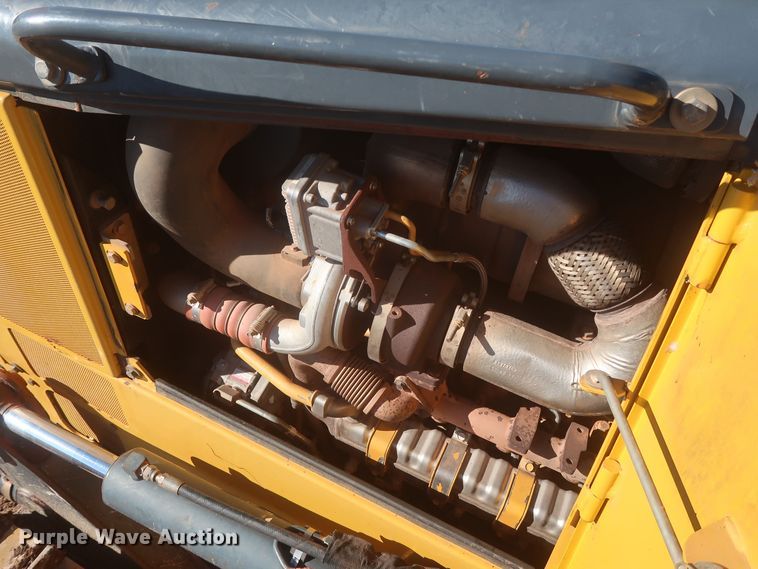 image for item DR6778 2013 John Deere 700K  dozer