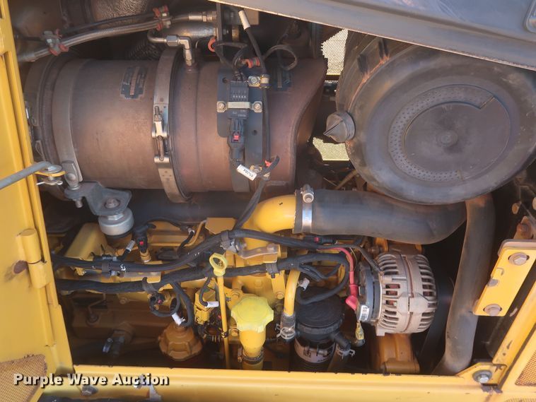 image for item DR6778 2013 John Deere 700K  dozer